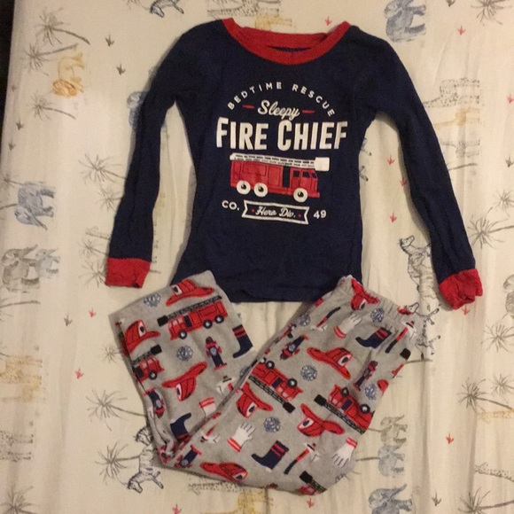 3 sets of Boy’s Carter’s PJs - Picture 2 of 7